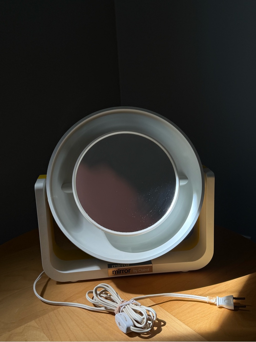 Vintage Yellow Space Age c1970s Clairol Light Up Magnifying Mirror Tabletop Wall - Picture 4 of 11